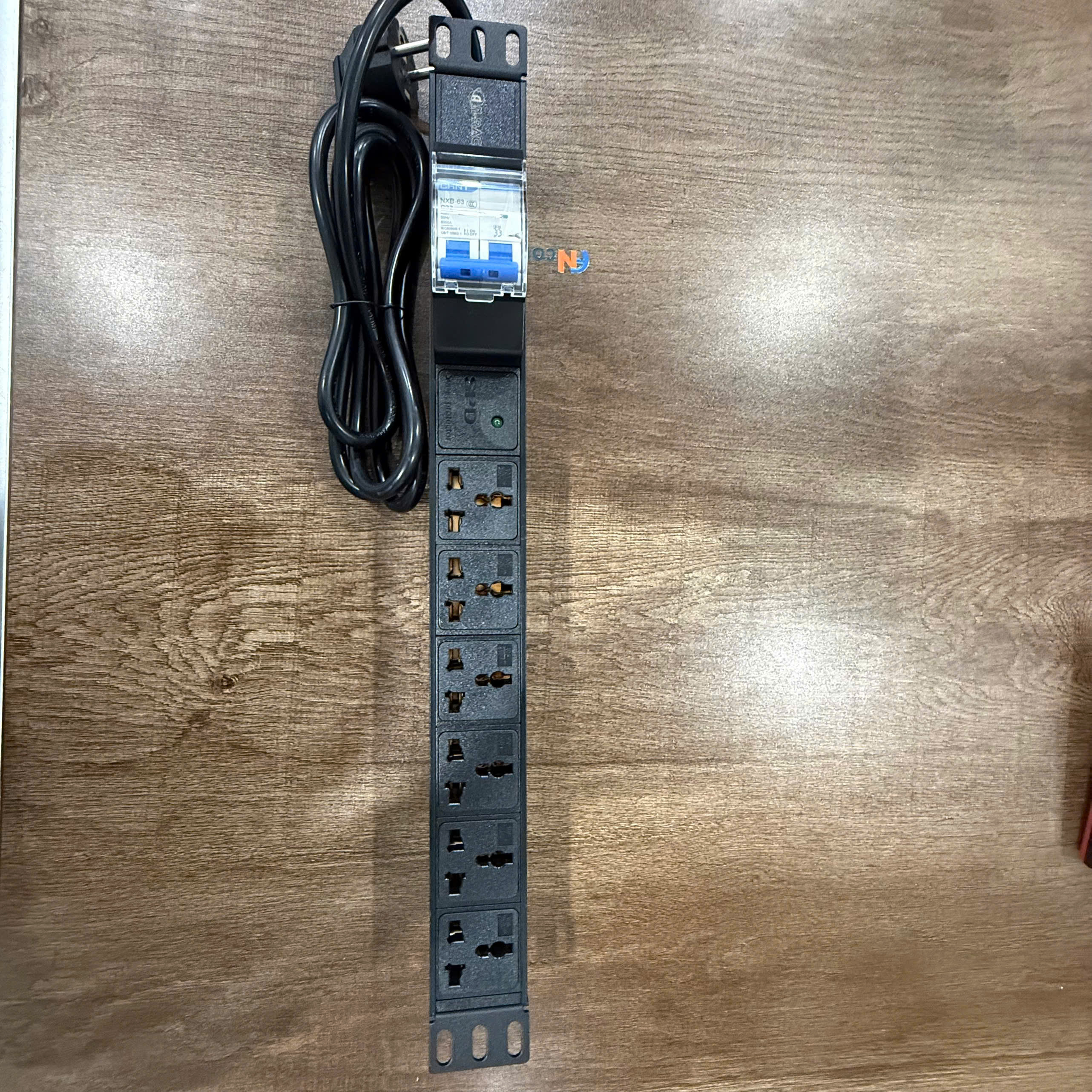 Ổ cắm điện, Thanh nguồn PDU 6 ổ chống sét SPDU gắn rack 19 (AR-SDP-6S)